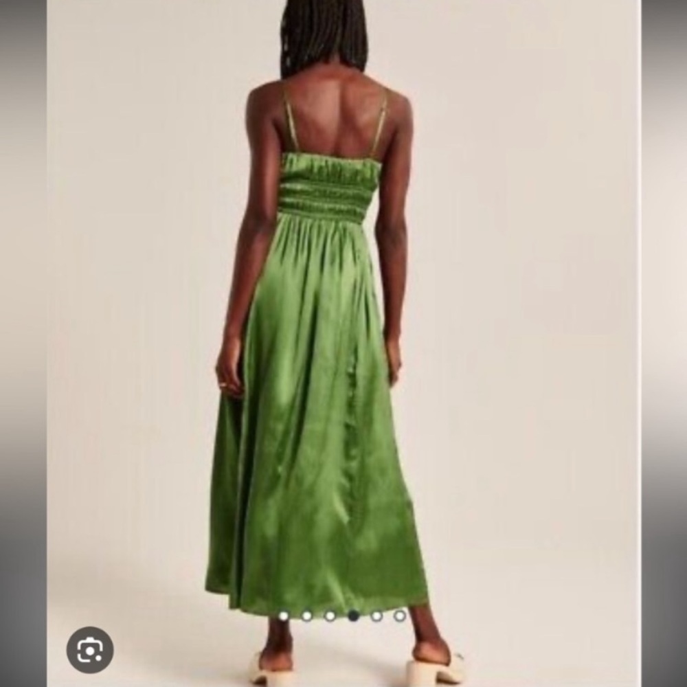 Abercrombie & Fitch Dress Smocked Bodice Satin Maxi in Green - Picture 2 of 5